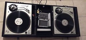2 Technics SL-1200 MK5 Turntables with Flight Case