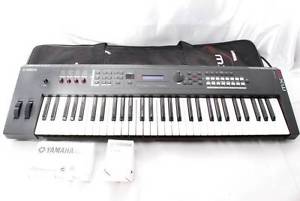 Used Yamaha MX61 Keyboard Synthesizer w/ Foot pedal, adapter EMS Free tracking