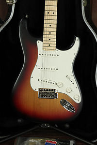 *NEW ARRIVAL* Fender USA Highway One Stratocaster Sunburst Pre-Owned
