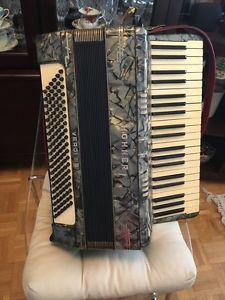 Hohner Verdi III-B accordion 120 bass 41 treble - Pristine condition  Verdi IIIB