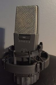 AKG C 414 B XLS mic wi/ shockmount and case MINT capsule replaced recently