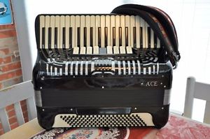 1952 NEW YORK CITY MANUFACTURED ACE ACCORDION