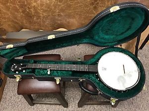 Deering Old Tyme Wonder Banjo (Right Hand) 11" Rim With Hard Case + EXTRAS!