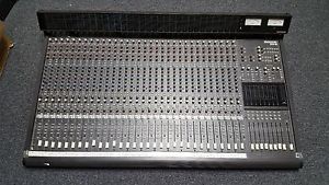 Mackie 32.8 32x8x2 8-Bus Analog Mixer With Bridge and Power Supply