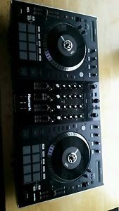 Numark NS7II Digital DJ Controller