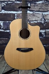 New B-Stock Breedlove Solo Dreadnought Acoustic Electric Guitar
