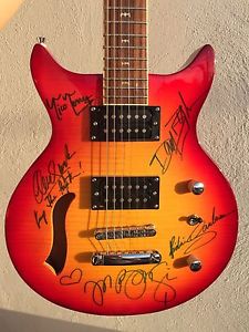 Jon Bon Jovi Richie Sambora Tico Torres David Bryan Alec Such Autographed Guitar