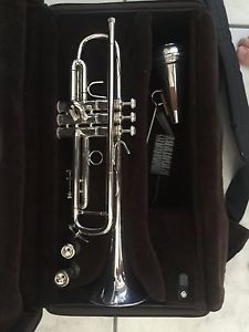 BACH Stradivarius Bb Silver Trumpet Model 37