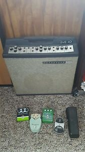 Vintage Magnatone M10A Amp Rare w/guitar pedals