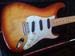 Fender American standard stratocaster Seinnaburst ASH w/ early 80's EMG pickups