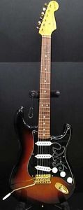 FENDER USA SRV STRAT 3TS STEVIERAYVAUGHAN