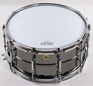 Ludwig LB417KT Black Beauty Snare 14"x6,5", Hammered Brass Shell mit Tube Lugs