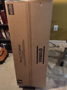 Yamaha MOXF6 Keyboard Synthesizer