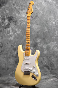 Fender Yngwie Malmsteen Stratocaster Vintage White Used  w/ Hard case
