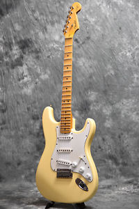 Fender Yngwie Malmsteen Stratocaster Vintage White Used  w/ Hard case