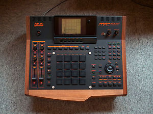 AKAI MPC 4000 "LM4000" custom by ghostinmpc (80GB HDD, 512MB RAM, CD drive)