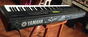 Yamaha S90 Keyboard Synthesizer