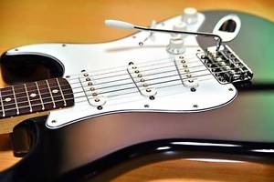 Fender Mexico Stratocaster Standard Black E-Guitar with Amplifier Free Shipping