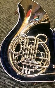 VINTAGE USED CONN 8D PROFESSIONAL FRENCH HORN - LATE 80'S SERIAL NUMBER
