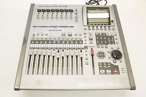 Roland VS-2400CD Digital Recording Workstation - 24 Bit/24 Tracks