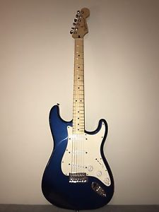 FENDER STRATOCASTER ELECTRIC GUITAR/AMP MEXICO - METALLIC BLUE - SPECIAL EDITION