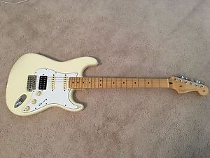 Fender American Standard Strat HSS 2015 Olympic White