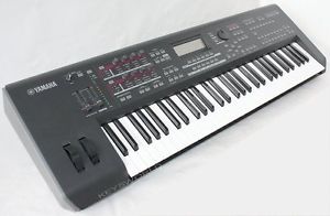 YAMAHA MOX-6 Music Synthesizer Workstation_61 Keys_MOTIF XS_DAW_7kg_wie NEU_CP5*