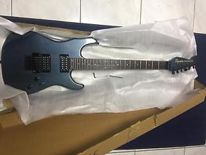 Squier by Fender Stagemaster HH Deluxe/ Neck Through Body el. guitar NEW RARE