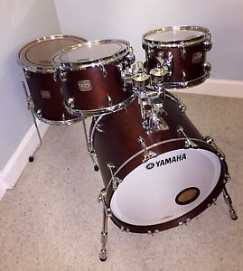 Yamaha Club Custom Drums in dark brown wood