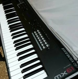 USED Yamaha Synthesizer Keyboard MX61 W/ AC Adapter Soft Case Free Tracking Ship