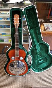 Dobro Hound Dog? Round Neck Resophonic Guitar with Hardshell