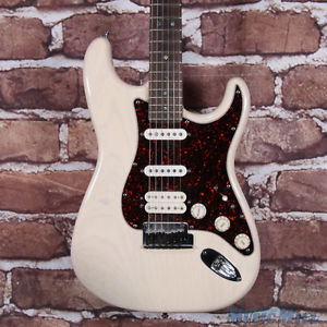 1998 Fender American Deluxe Stratocaster HSS Electric Guitar White Blonde w/OHSC