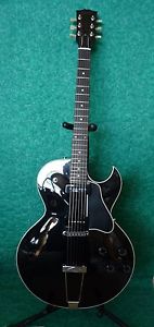 Gibson ES-135,  Beautiful Black 1995  Semi-Hollow Body guitar