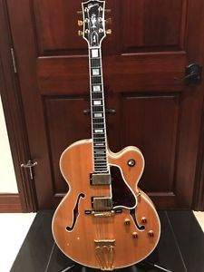 2001 Gibson Byrdland Guitar With Original hardshell Case and COA