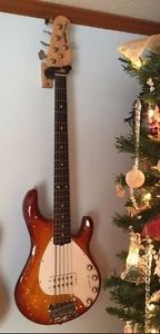 Ernie Ball Music Man, StingRay 5 Bass,  Vintage Sunburst  with hard case