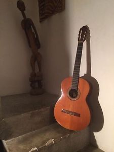 très belle guitare classique du maitre luthier Castellucia 1989