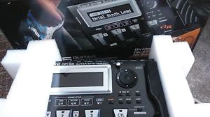 Roland GR-55  roland GR-55  roland guitar synth with pickup