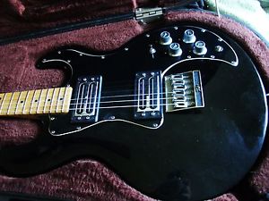 PEAVEY T-60 GUITAR CLASSIC 1981 WITH PEAVEY CASE