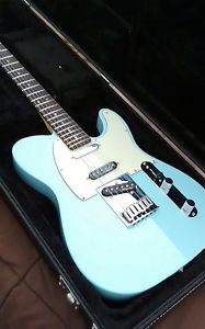 Fender Deluxe Nashville Rosewood Fingerboard Telecaster Daphne Blue