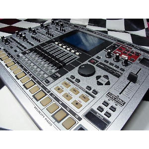 Used Roland Groovebox Synth sampler MC909 Drum Rhythm Machine