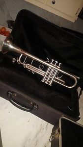 B&S 3137 Challenger I Bb Trumpet (silver)  used