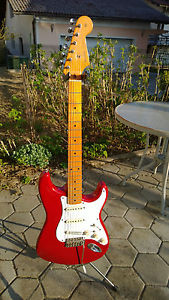 FENDER STRATOCASTER VINTAGE REISSUE 1998 ELECTRIC GUITAR