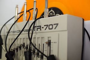 Circuit-Bent Roland TR-707 (Alien Devices modification)