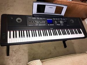 Yamaha DGX-650 88 Keys