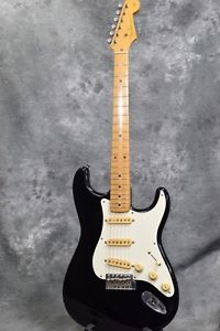 Fender Japan ST-57 Black Stratocaster Made in Japan 1980s Vintage E-Guitar