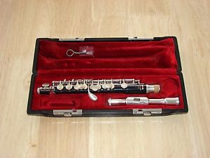 YAMAHA YPC-32 YPC32 Piccolo, ABS resin, Nickel Silver.