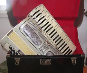 Soprani Recanat Accordion 120 Bass Vintage