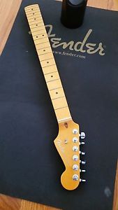 MINT Fender American deluxe stratocaster V neck with locking tuners USA strat