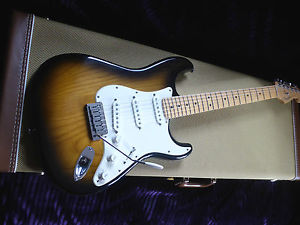 Fender 50th Anniversary American Series Stratocaster 2004 Ash 2 Tone S/B USA