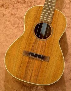 Martin 2K Tenor Uke Ukelele Guitar Never Used Excellect++